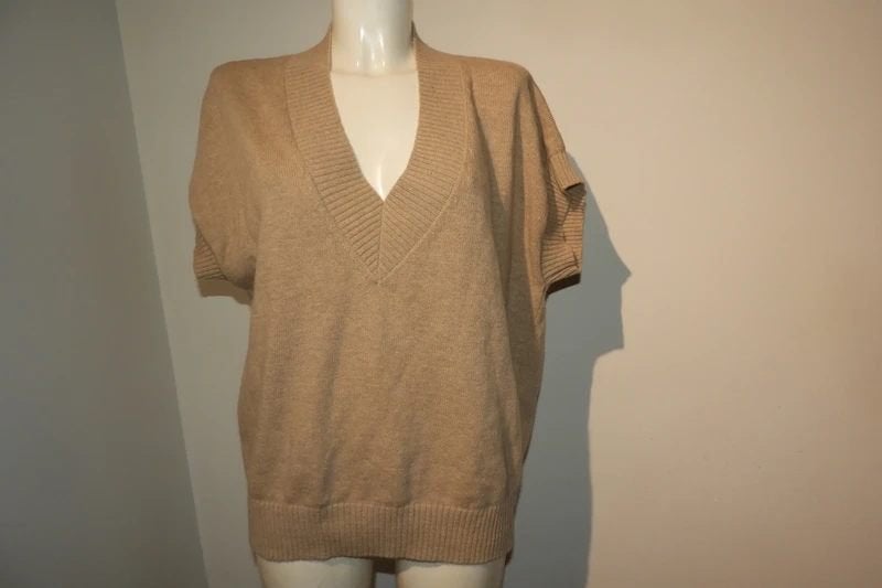Natan gebreide trui baggy model v hals beige tint 2/M