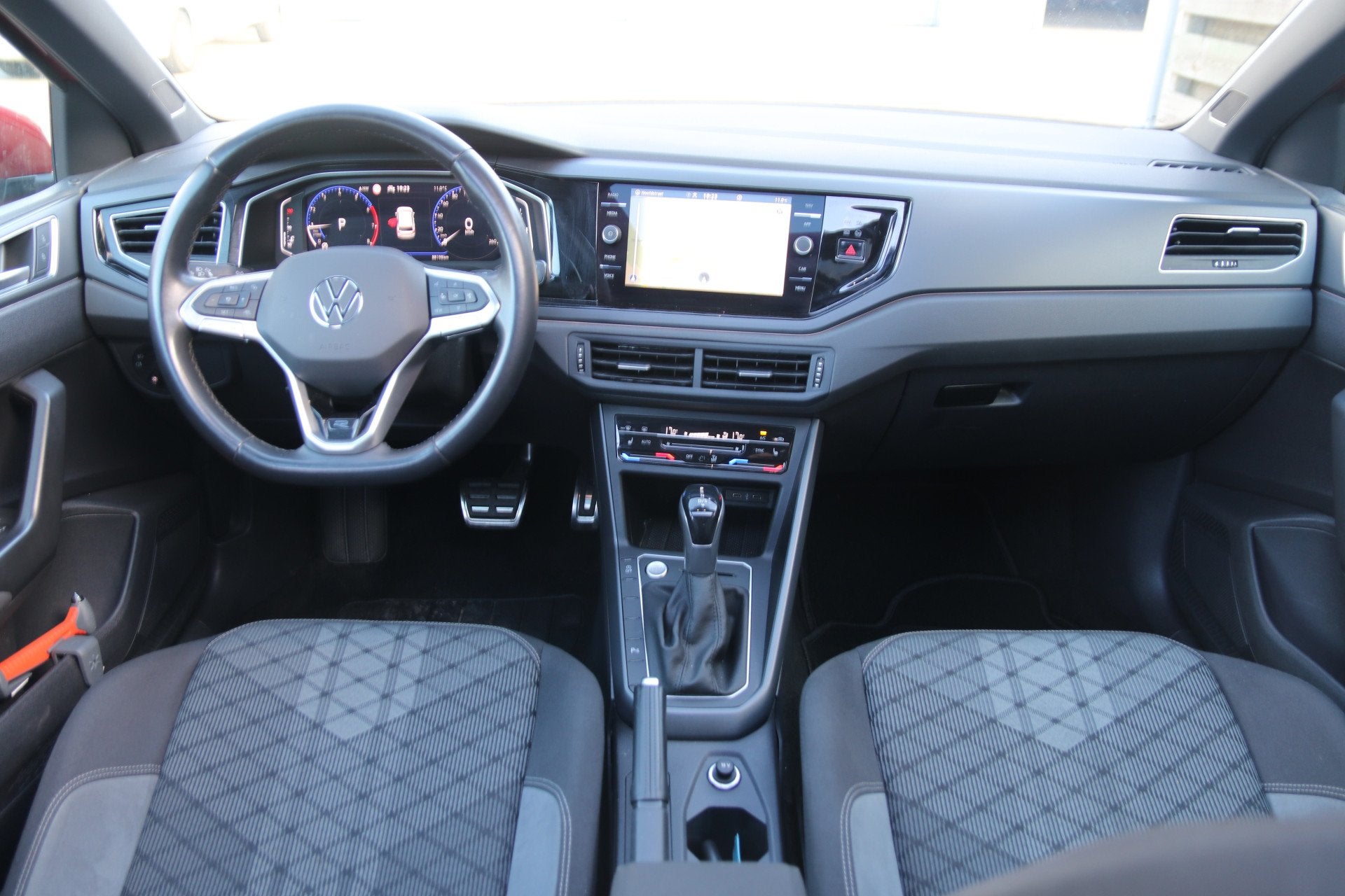 Volkswagen Polo 1.0 TSI R-Line / Navi / Panoramadak / Climat, Auto's, Stof, Gebruikt, Euro 6, 1104 kg
