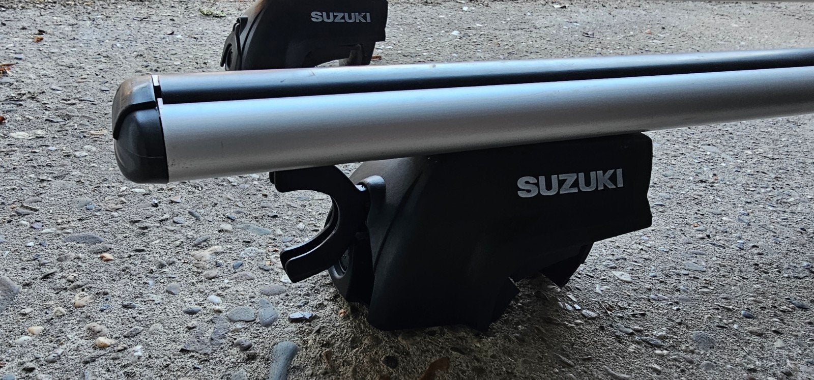 Suzuki dakdragers - origineel en in goede staat, Ophalen, Gebruikt