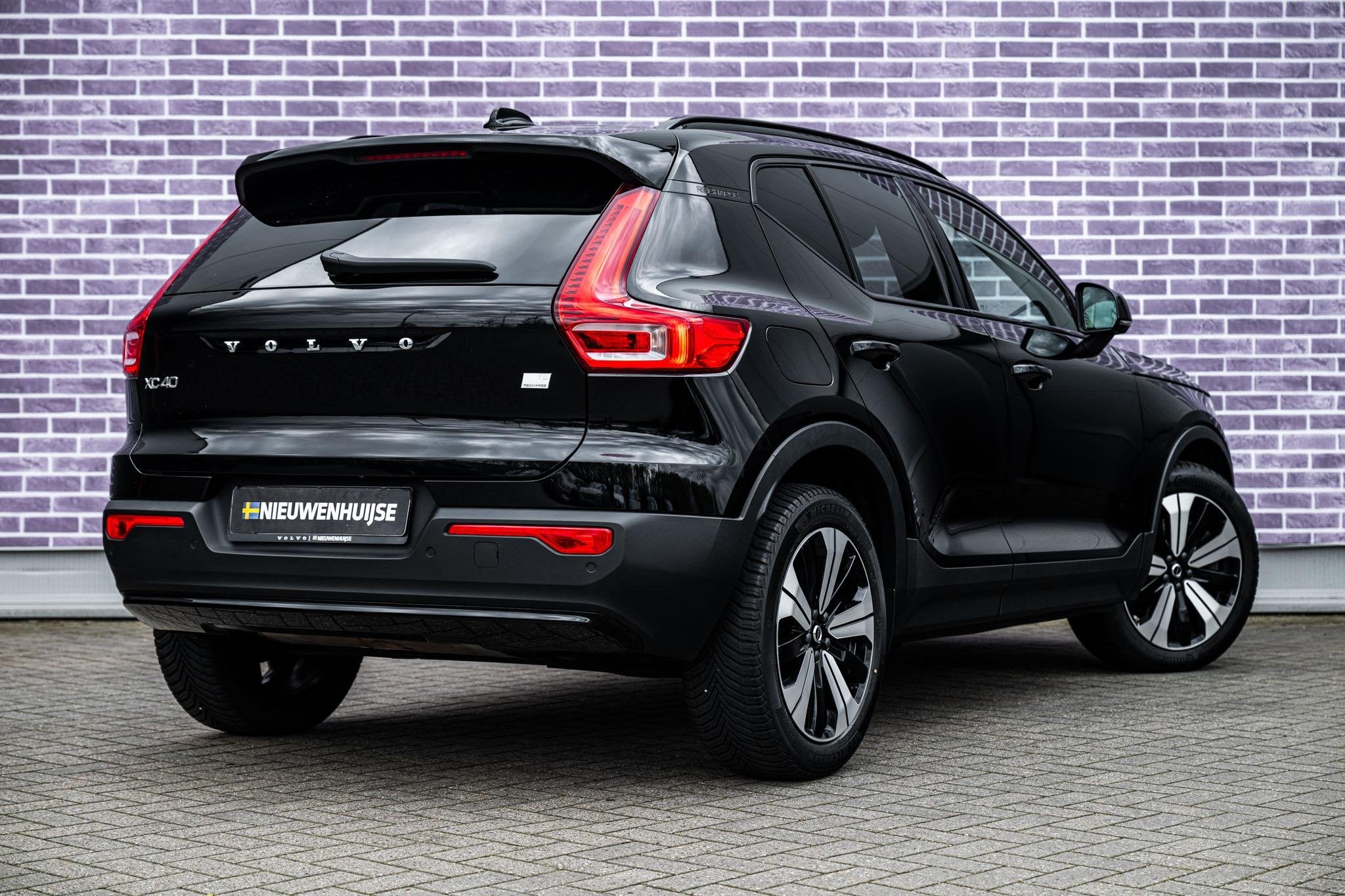 Volvo XC40 1.5 T5 Plug-in Hybrid Plus Dark | PHEV | Adaptiev, 12 maanden, Euro 6, 179 pk, Zwart