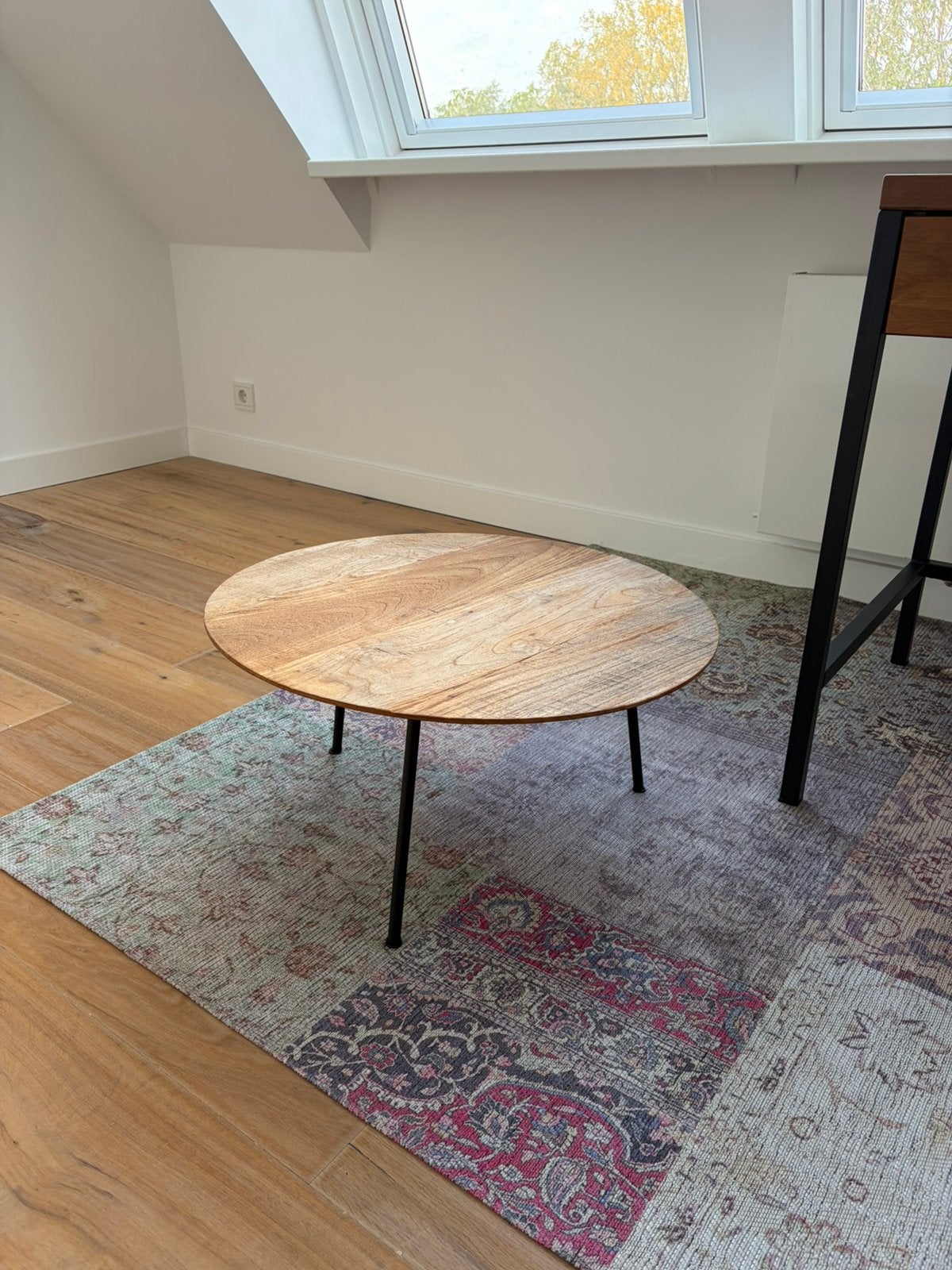 Houten bijzettafeltje, Huis en Inrichting, Ophalen, Gebruikt, Rond, 55 tot 75 cm