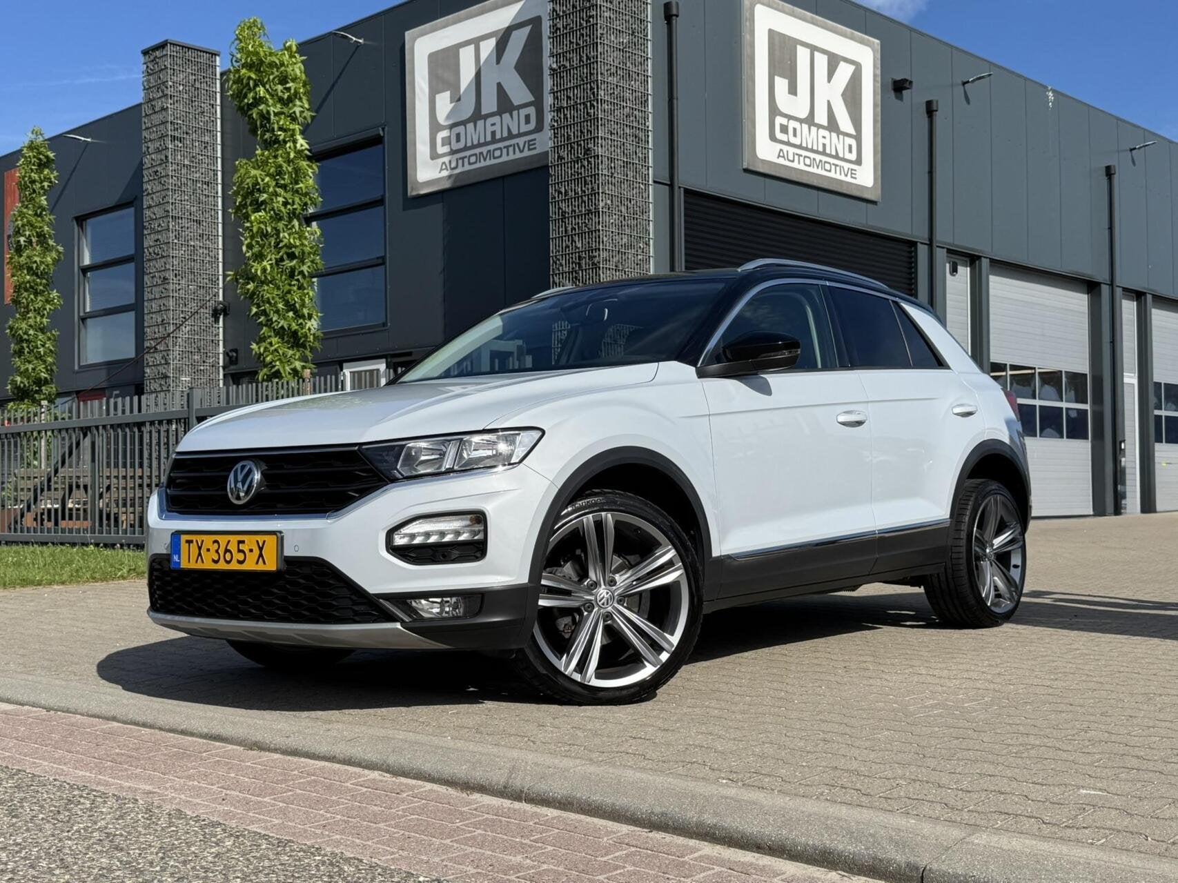 Volkswagen T-Roc 1.0 TSI | CarPlay | Camera | 19" R-Line | S, Voorwielaandrijving, Gebruikt, Euro 6, 116 pk