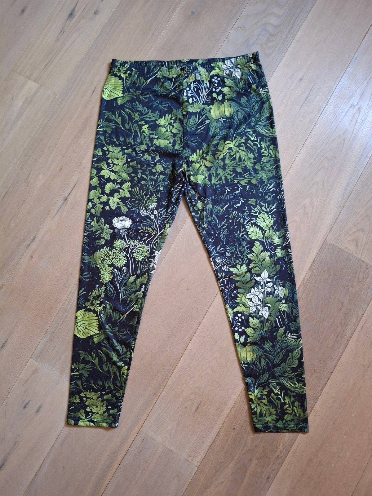 Mooie nieuwe fleurige legging. Mt 38/40, Kleding | Dames, Leggings, Maillots en Panty's, Verzenden, Nieuw, Maat 40/42 (M), Legging