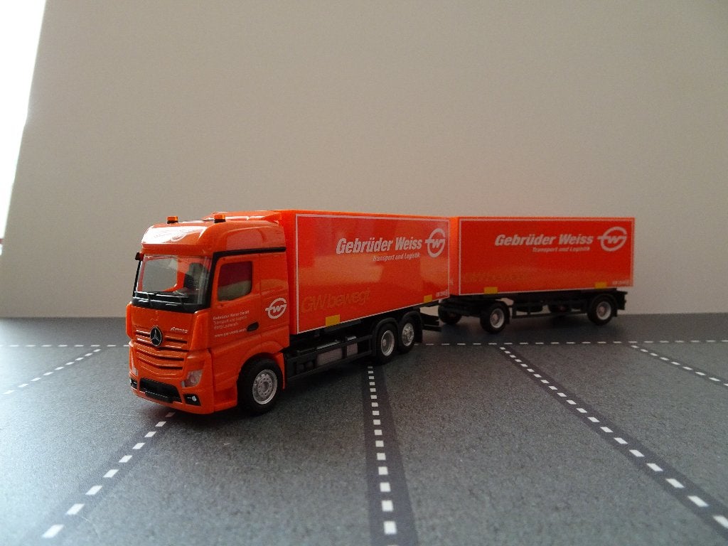 005 herpa mercedes actros combi gebruder weiss 1:87 truck, Ophalen of Verzenden, Zo goed als nieuw, Bus of Vrachtwagen, Herpa