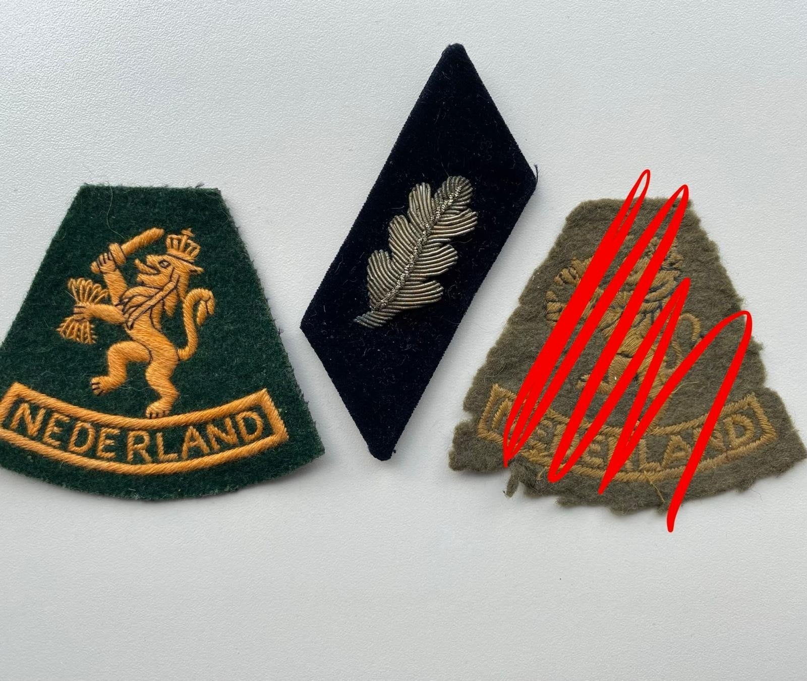 1 Mouwleeuw en Duitse kraagspiegel., Verzamelen, Militaria | Tweede Wereldoorlog, Ophalen of Verzenden, Duitsland