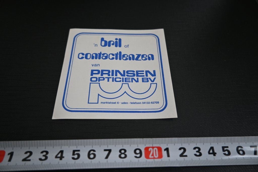 sticker Uden PRINSEN opticien bv Marktstraat 6, Verzamelen, Ophalen, Zo goed als nieuw