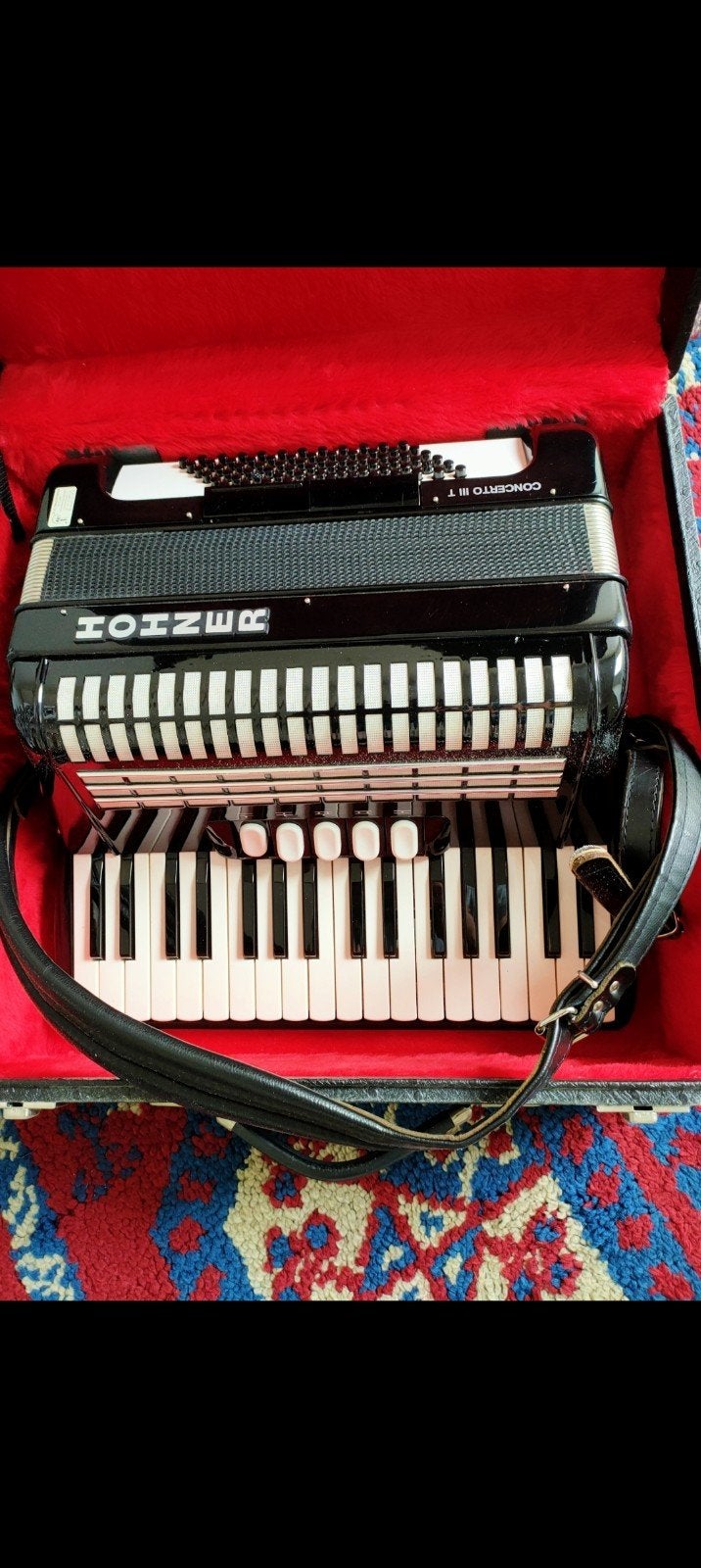 Hohner Concerto III T Accordeon met Koffer en Riemen, Ophalen, Overige formaten, Met koffer, Toetsaccordeon