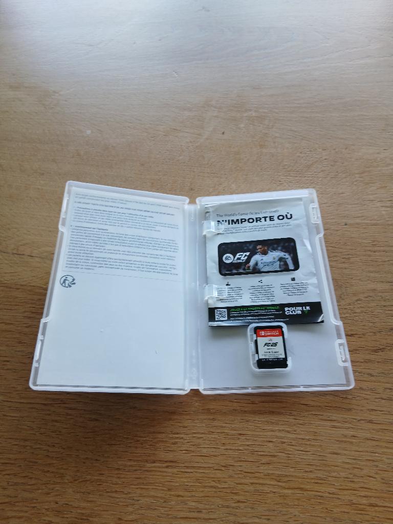 Fc 25 nintendo switch, Ophalen of Verzenden, Zo goed als nieuw, Eén computer, Sport
