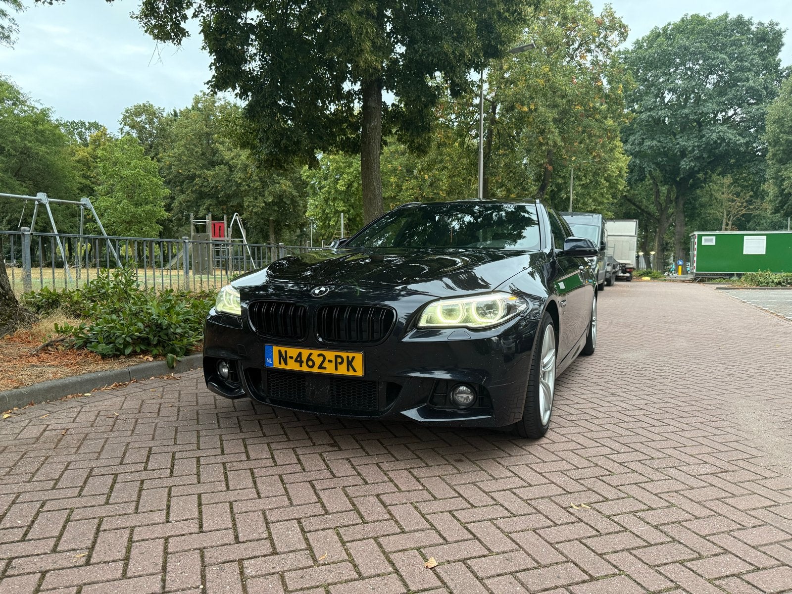 BMW 5-Serie 530d Xdrive 258pk Aut. 2017 Zwart, Auto's, BMW, Automaat, 2993 cc, Zwart, 226 €/maand