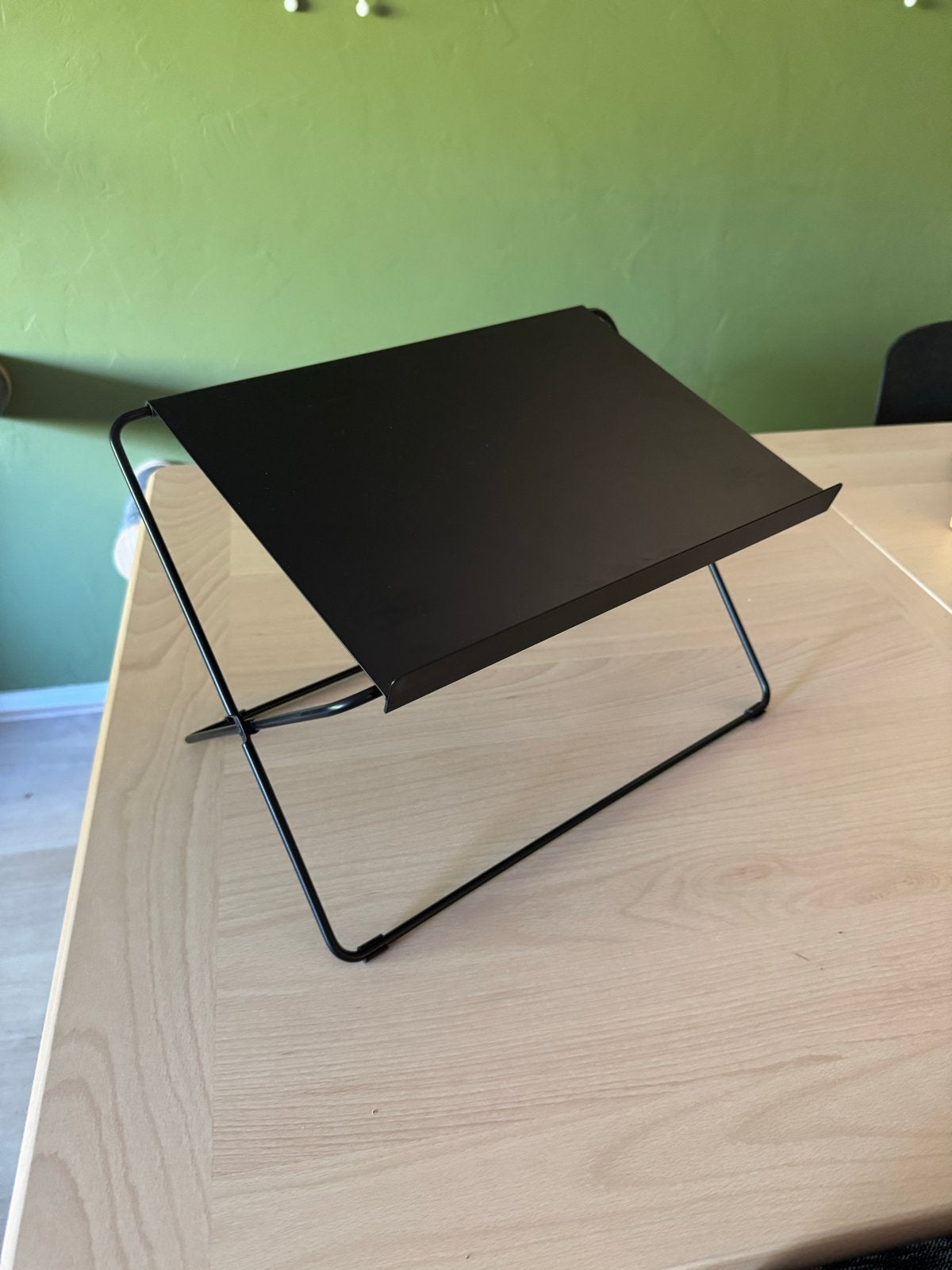 IKEA OBEGRANSAD inklapbare laptopstandaard, Ophalen of Verzenden, Zo goed als nieuw