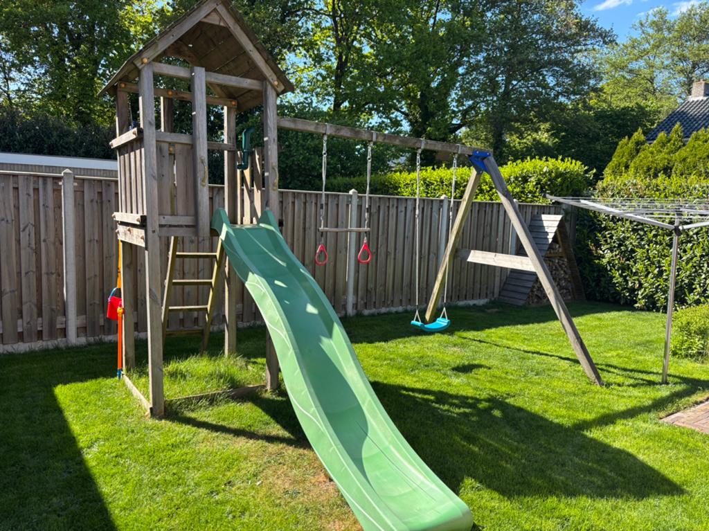 Blue rabbit speeltoestel schommel glijbaan houten huisje, Kinderen en Baby's, Speelgoed | Buiten | Speeltoestellen, Ophalen, Zo goed als nieuw