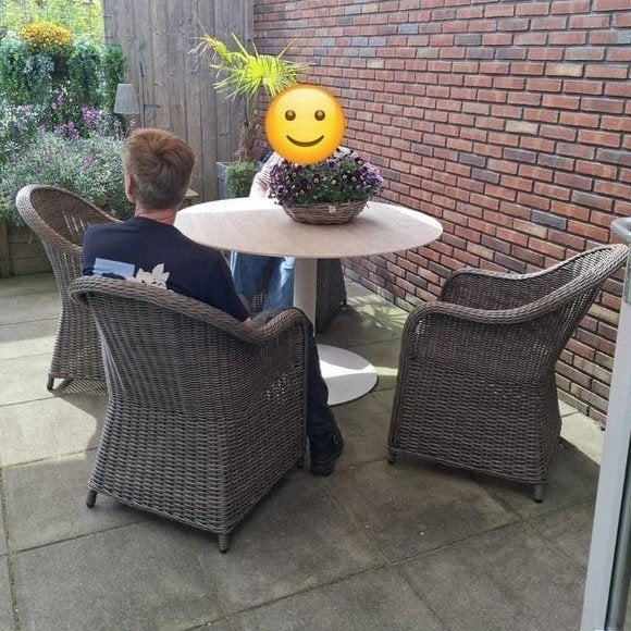Tuinset: Tafel rond (120) + 4 stoelen + kussens, Ophalen, 4 zitplaatsen, Kunststof, Zo goed als nieuw