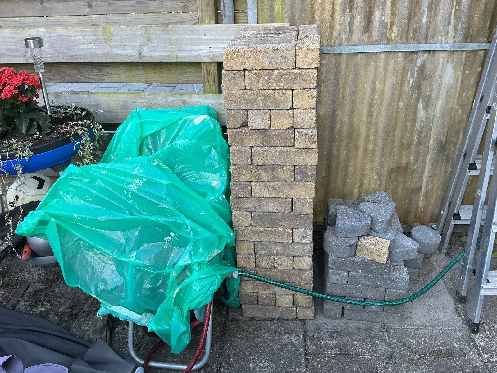 Gratis tuintegels (30x30) en klinkers in Assen, Tuin en Terras, Ophalen, Gebruikt, Beton, Klinkers