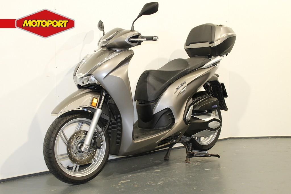 Honda SH 350 I (bj 2022), Motoren, Scooter, Bedrijf, Mc.benelux@honda-eu.com, Honda Motor Europe Ltd. Belgian Branch
