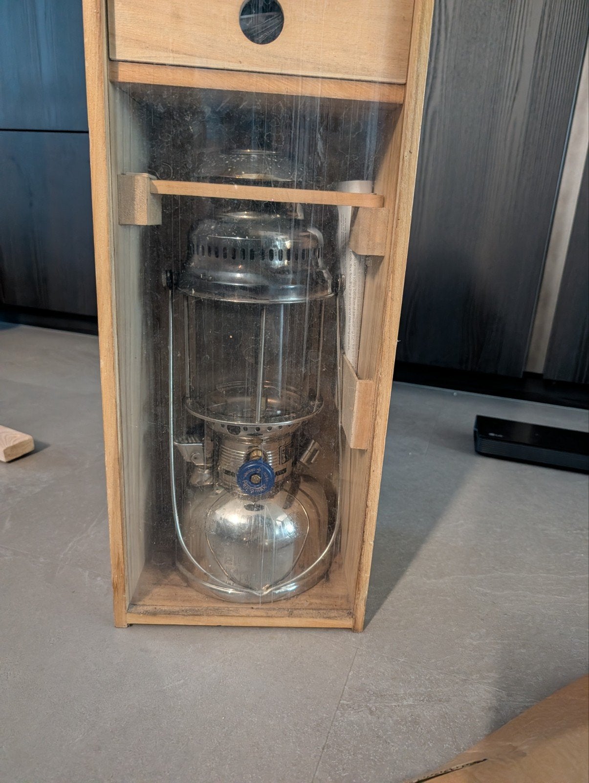 Petromax HK500 Petroleumlamp met Scherm en Houten Kist, Ophalen