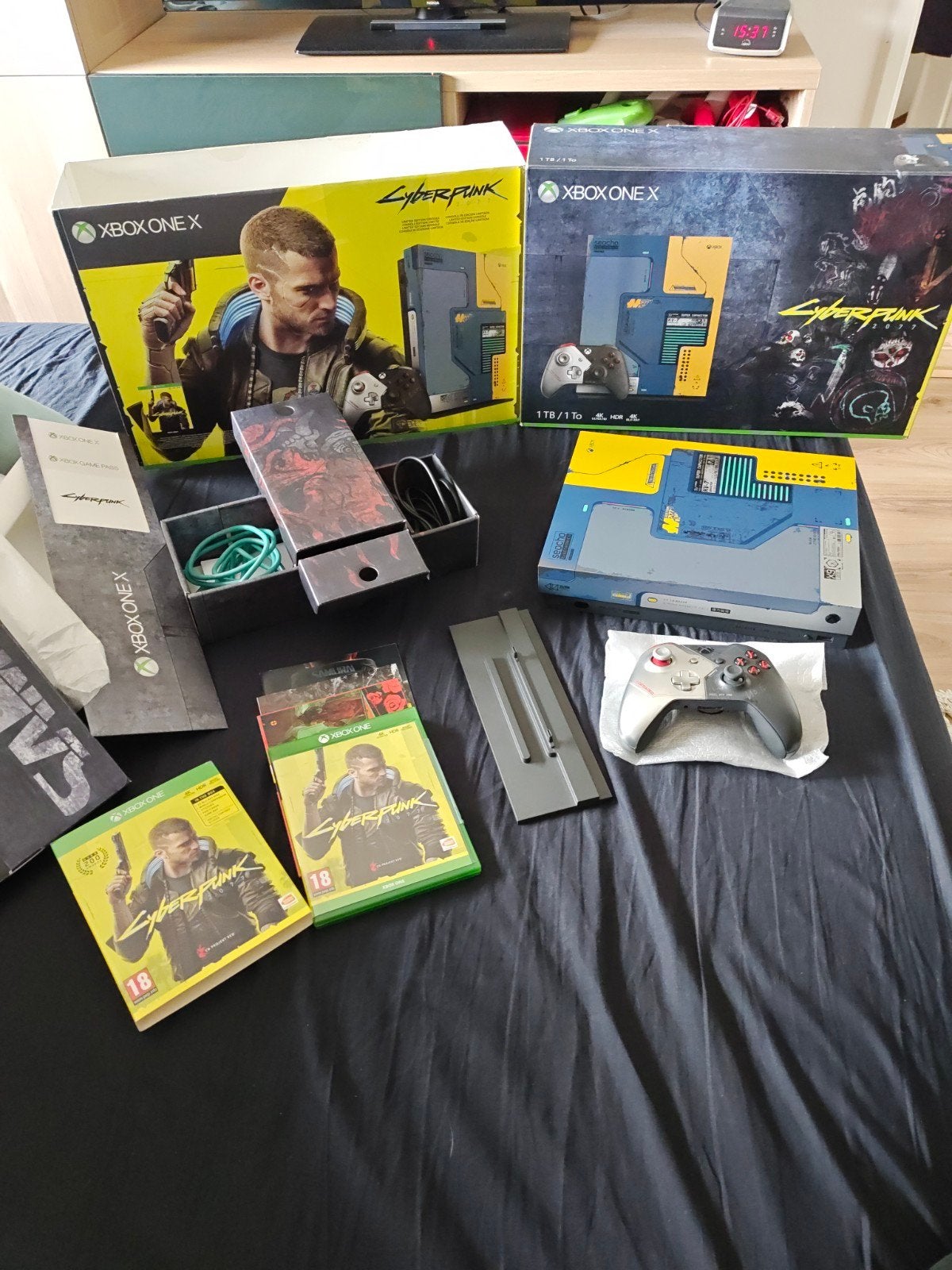 Xbox One X 1TB - Cyberpunk 2077 Limited Edition (CIB), Spelcomputers en Games, Ophalen, Met games, Zo goed als nieuw, 1 TB