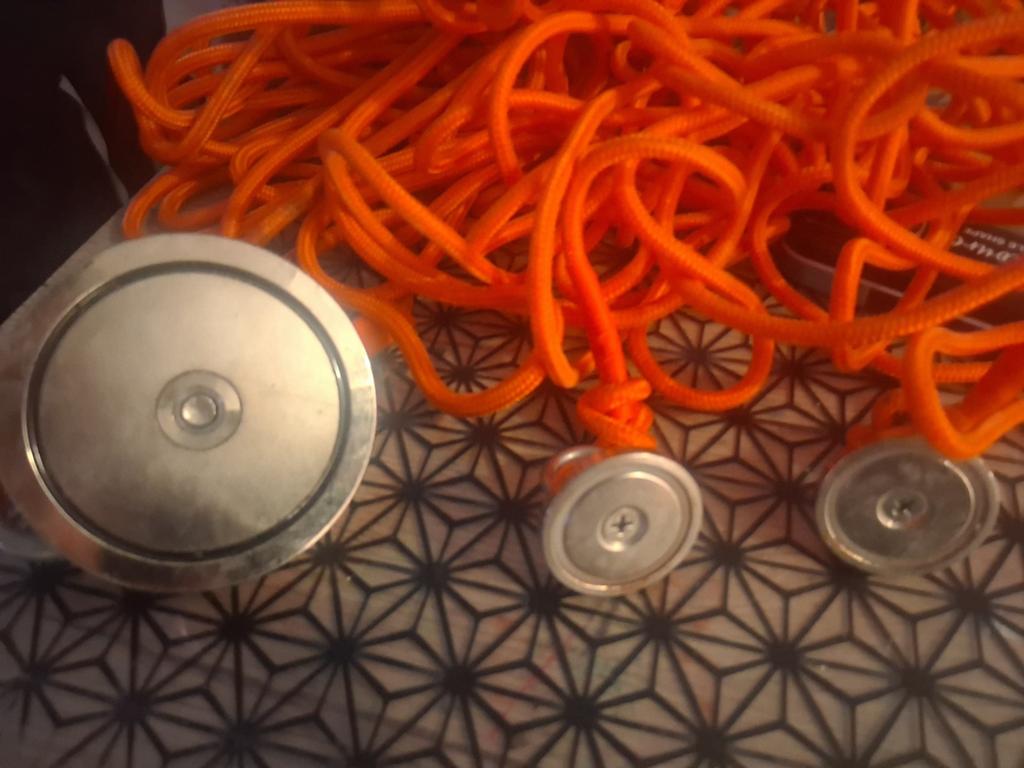 Magneetvissen set: 3 magneten met touw, Hobby en Vrije tijd, Overige Hobby en Vrije tijd, Ophalen of Verzenden, Gebruikt