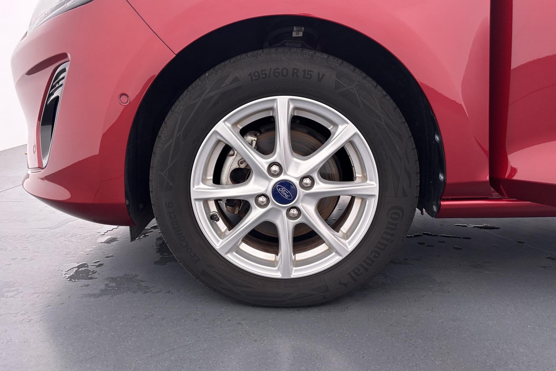 Foto 22 van Ford Fiesta 1.0 EcoBoost Titanium Nagenoeg nieuw en verrasse