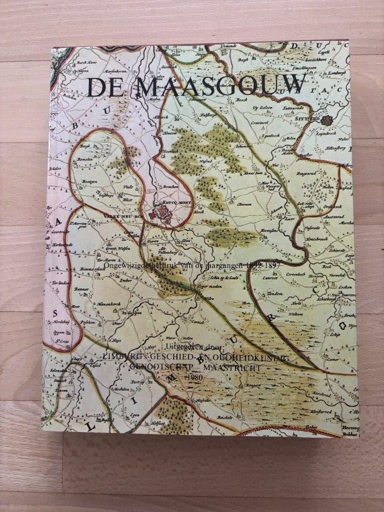 Boek De Maasgouw jaargangen 1892 - 1897, Ophalen of Verzenden, Gelezen