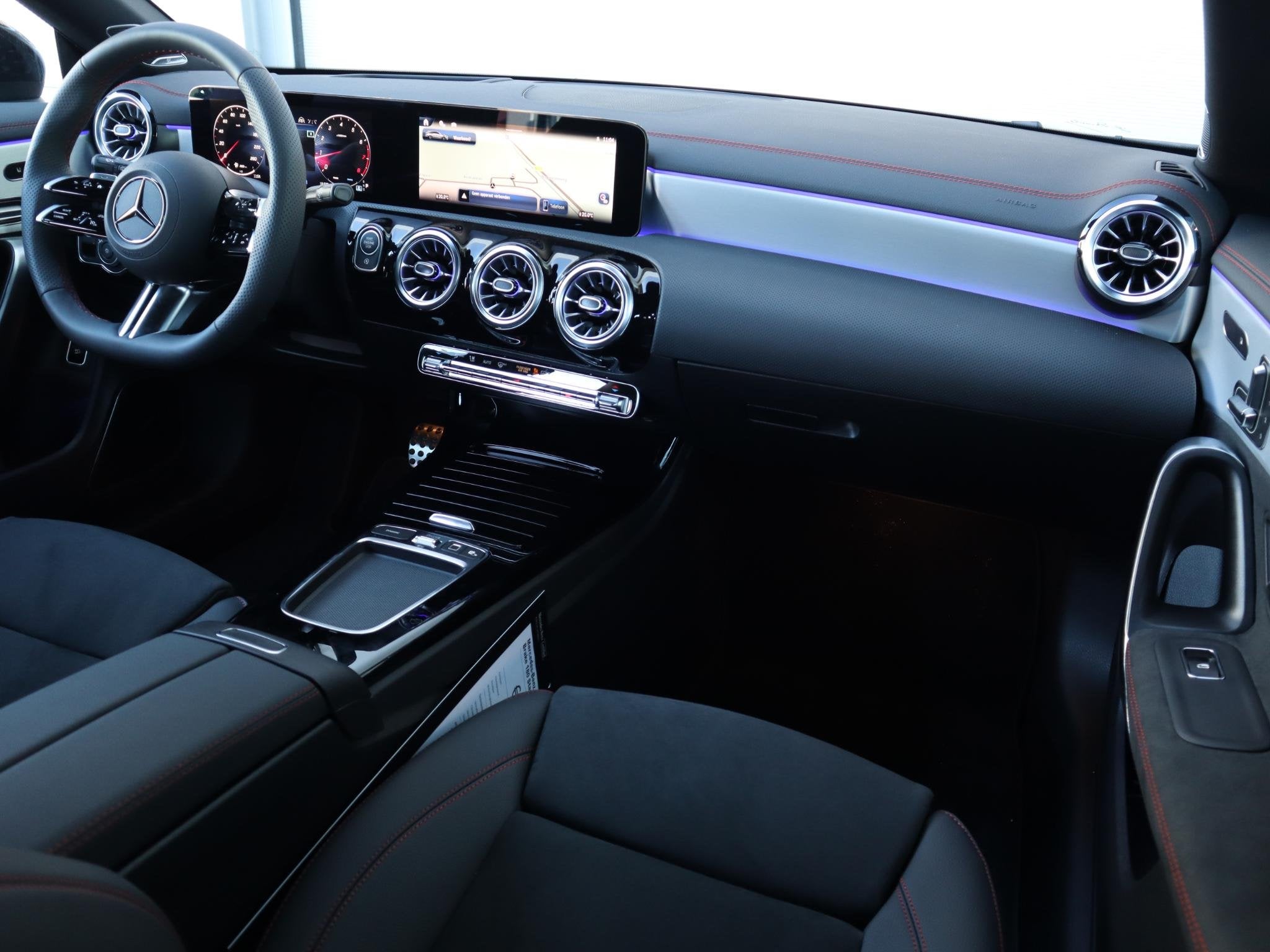 Mercedes-Benz CLA-klasse Shooting Brake 180 Star Edition AMG, Auto's, CLA, 136 pk, 4 cilinders, Origineel Nederlands