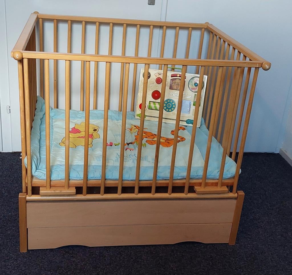 Beuken box, 2 hoogtes, incl. boxkleed en speelgoed, Kinderen en Baby's, Boxen, Ophalen, Gebruikt, Rechthoekig, In hoogte verstelbaar