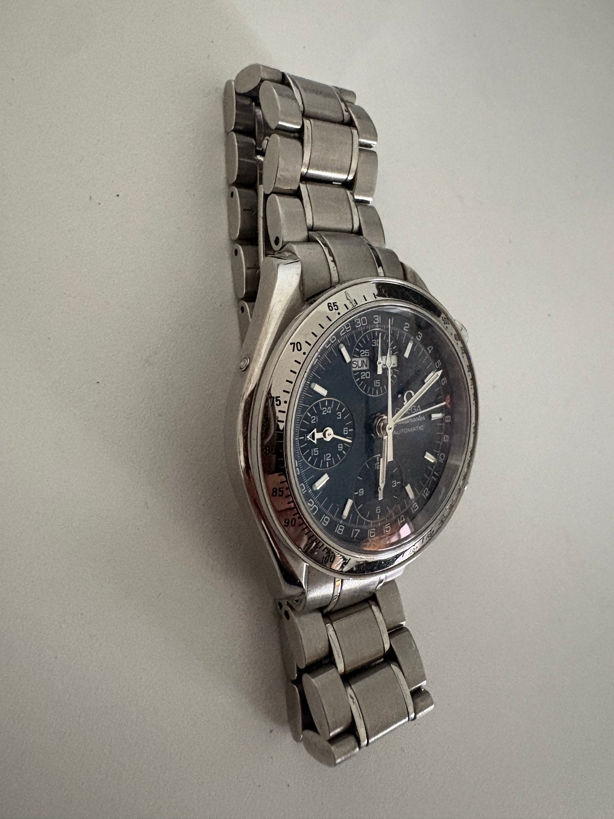 Foto 5 van Omega Speedmaster Day-Date "Triple Calendar" — Ref. 3523.80