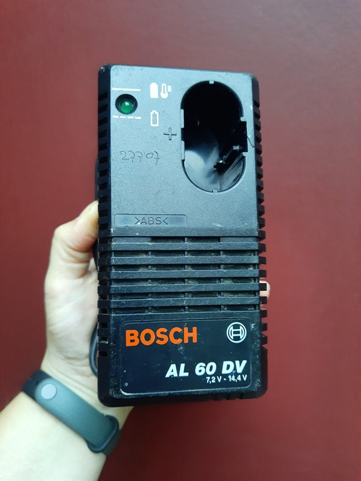 Bosch AL 60 DV acculader 7.2V - 14.4V, Ophalen of Verzenden, Gebruikt, Minder dan 400 watt, Boor- en Schroefmachine