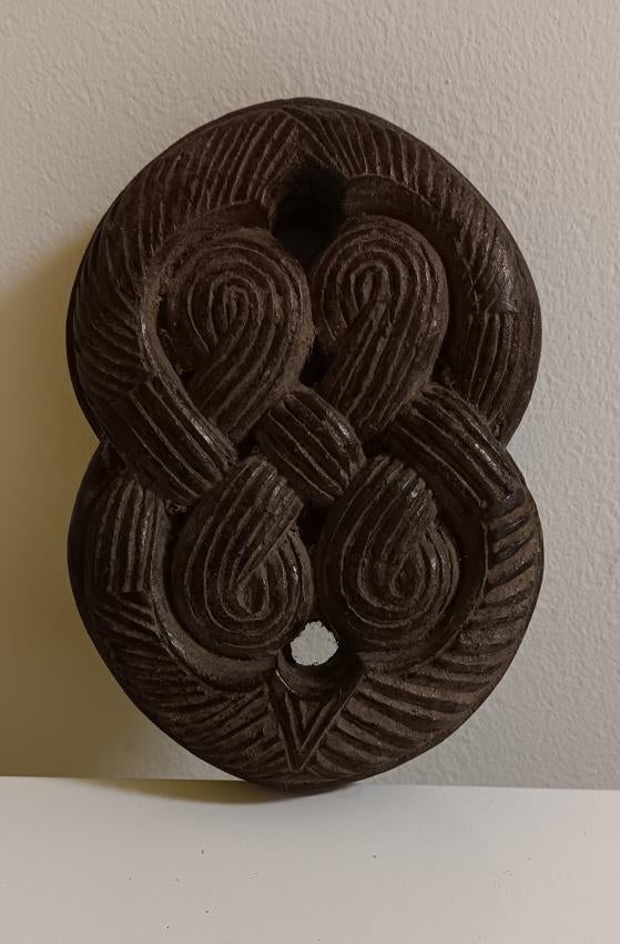 Houten oneindige knoop (Srivatsa), Antiek en Kunst, Kunst | Beelden en Houtsnijwerken, Houtsnijwerk, Minder dan 20 cm, Ophalen of Verzenden