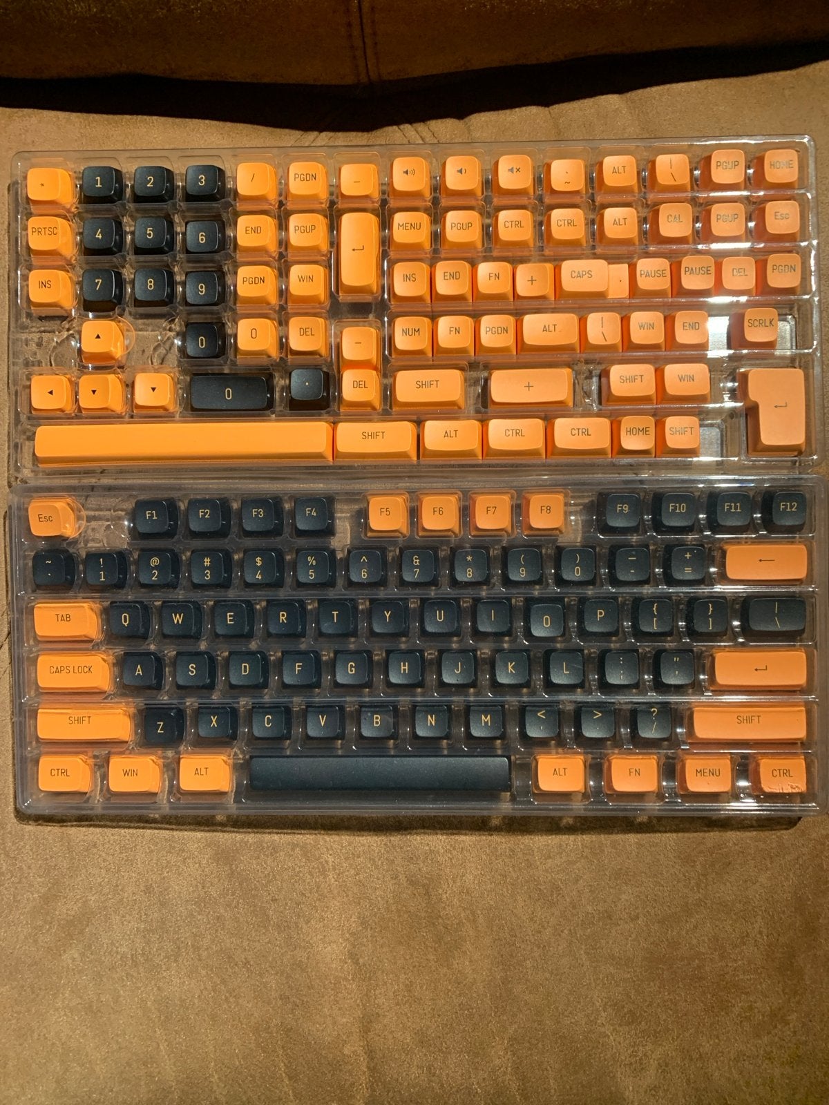 Nieuwe Keycaps Set - Oranje en Zwart (QWERTY), Computers en Software, Toetsenborden, Ophalen of Verzenden, Qwerty, Nieuw, Numeriek gedeelte