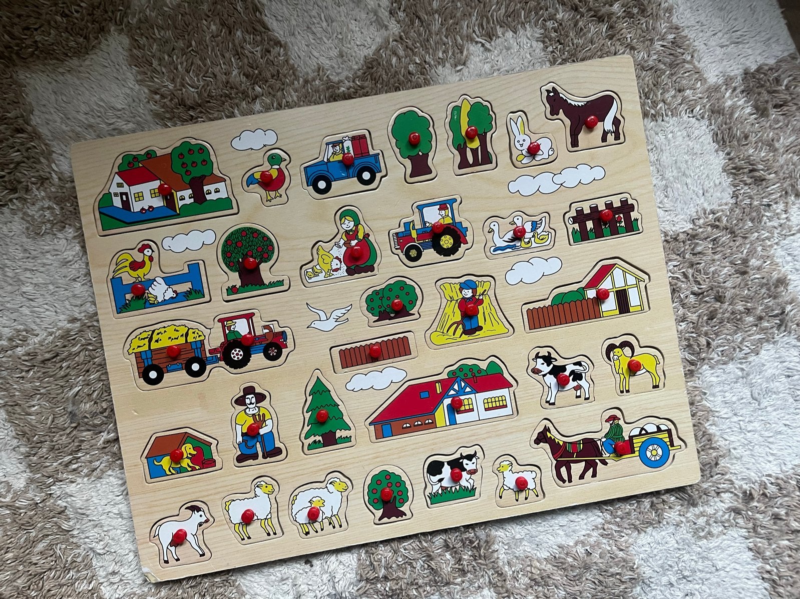 Grote houten boerderij puzzel met knoppen, 2 tot 4 jaar, Gebruikt, 10 tot 50 stukjes, Ophalen of Verzenden