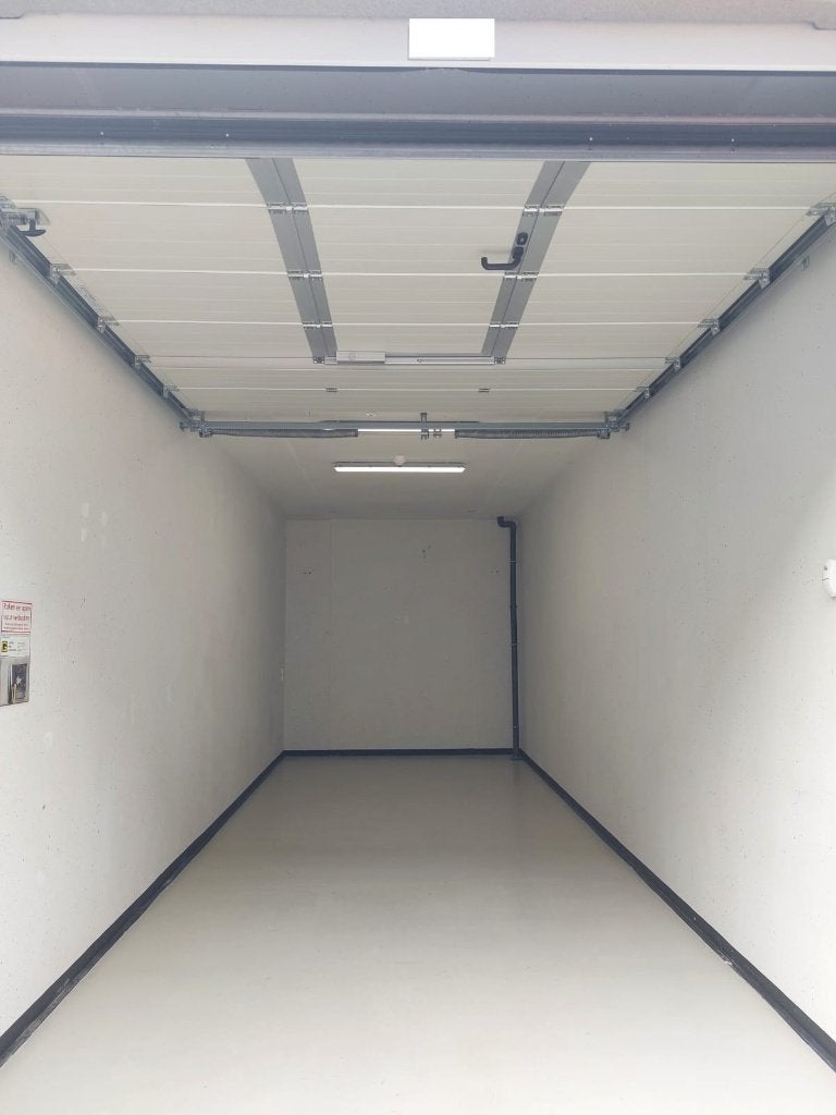 GARAGEBOX TE KOOP EN TE HUUR - 30M2 IN GARAGEPARK HEINENOORD