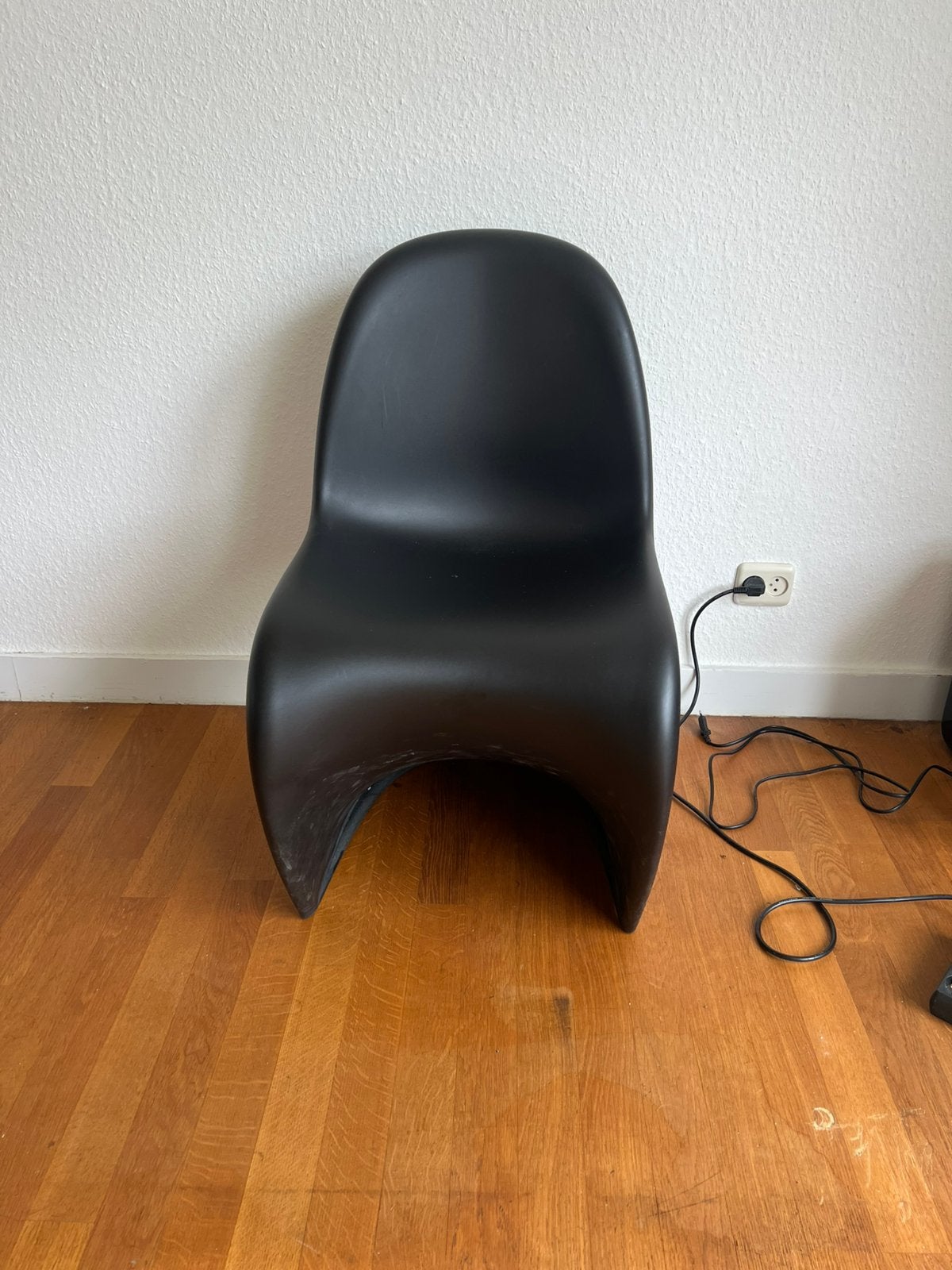 Vitra Panton Chair stoel - zwart, Huis en Inrichting, Ophalen, Zo goed als nieuw, 50 tot 75 cm