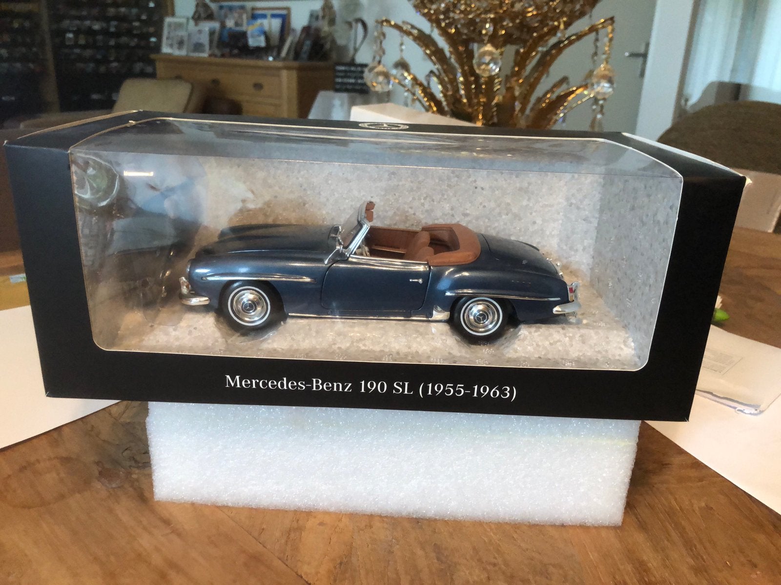 van NOREV. MERCEDES 190 SL 1955 / 1963 NIEUW, Hobby en Vrije tijd, Modelauto's | 1:18, Ophalen of Verzenden, Zo goed als nieuw