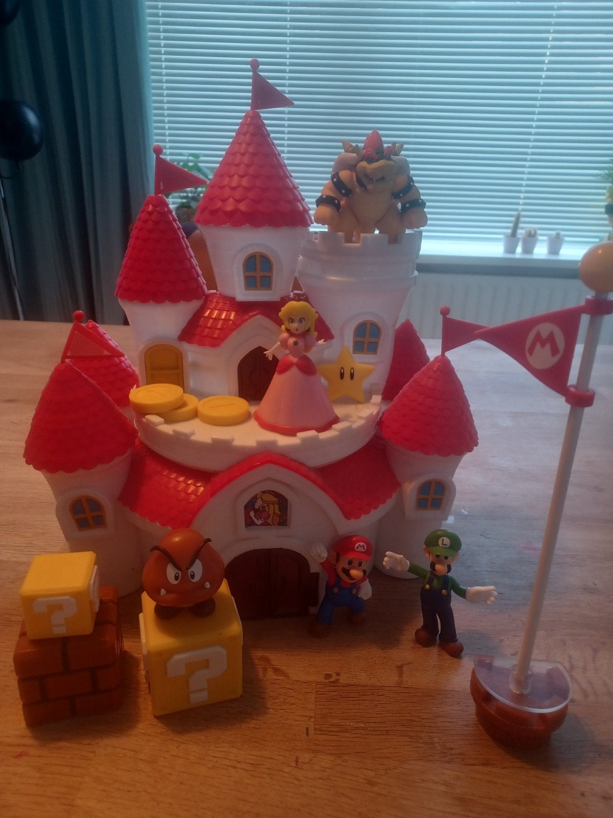 Prinses Peach kasteel speelset incl. peach, mario, luigi etc, Ophalen of Verzenden, Zo goed als nieuw
