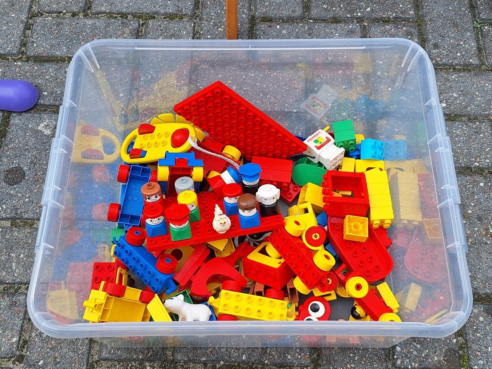 Grote doos vol LEGO Duplo blokken en figuren, Ophalen, Inclusief minifiguren, Gebruikt, Duplo