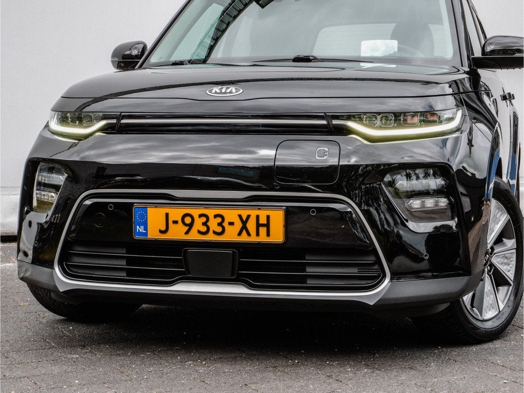 Kia e-Soul ExecutiveLine 64 kWh SOH 100% Leer/ Stoel-stuurve, Auto's, Kia, Gebruikt, Zwart, 1657 kg, Zwart