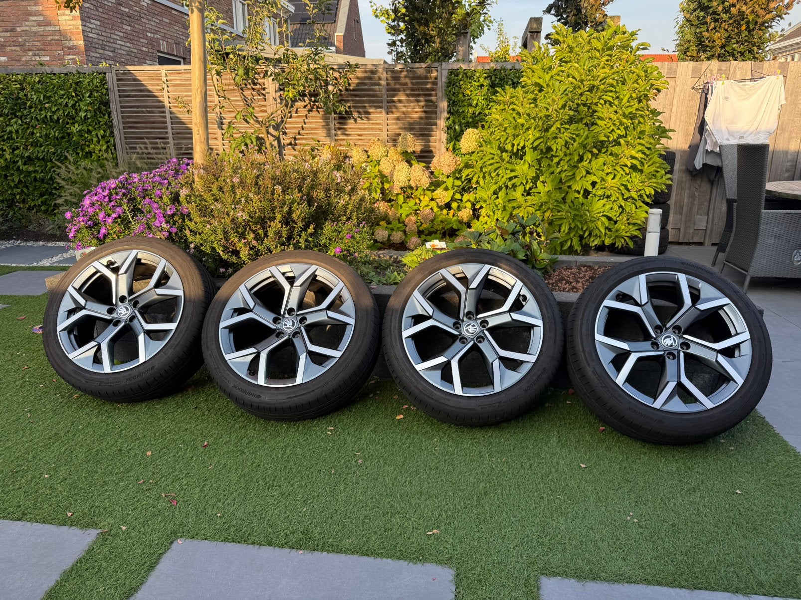 Originele Skoda Kodiaq Rila ZGAN 20inch Hankook zomerbanden., Gebruikt, Banden en Velgen, Ophalen of Verzenden, 235 mm