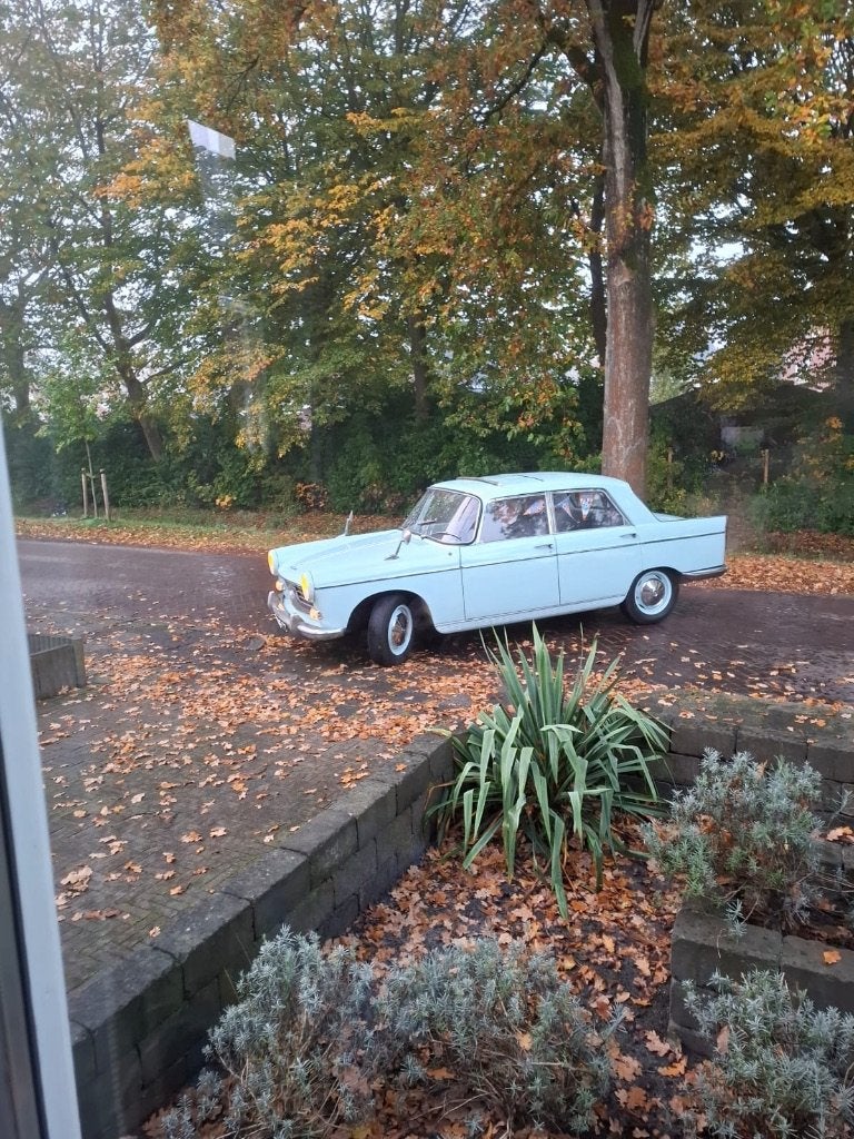 Peugeot 404, Voorwielaandrijving, Handgeschakeld, Particulier, Sedan