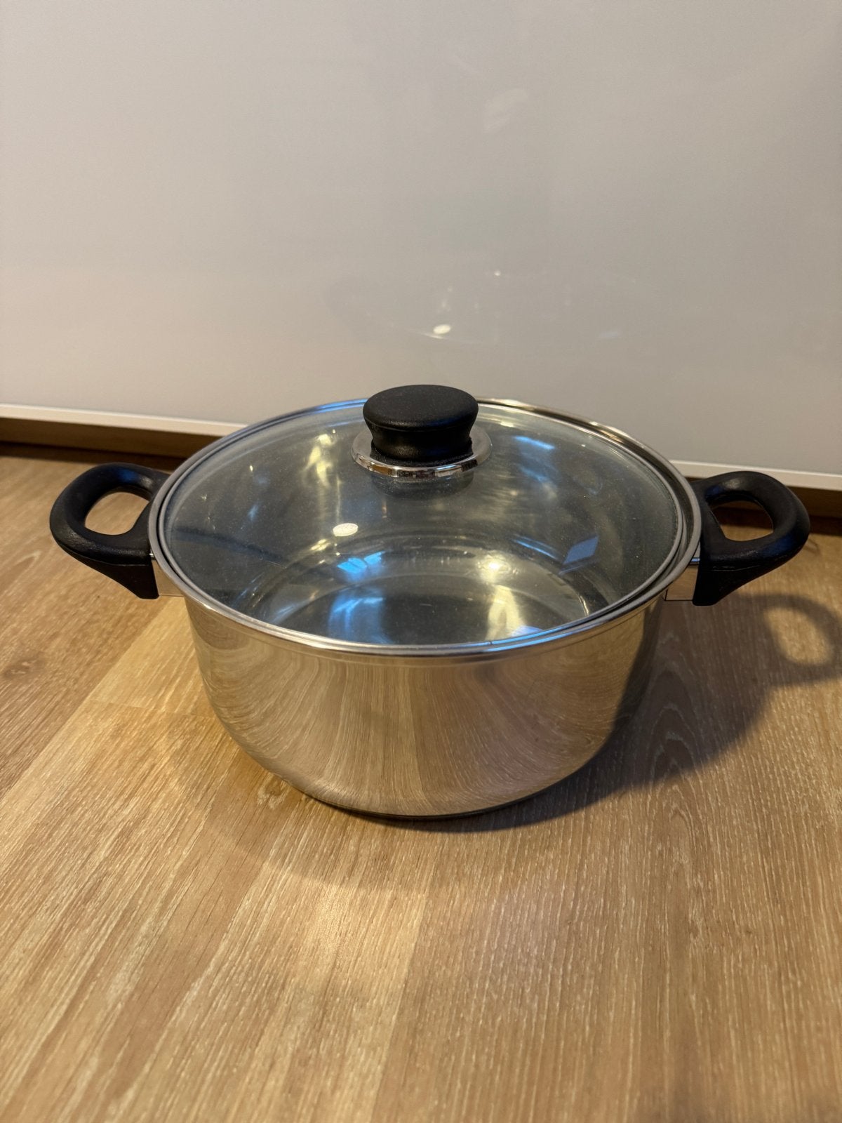 Le Chef 4L pan met deksel, Met deksel, Ophalen of Verzenden, Zo goed als nieuw, Rvs