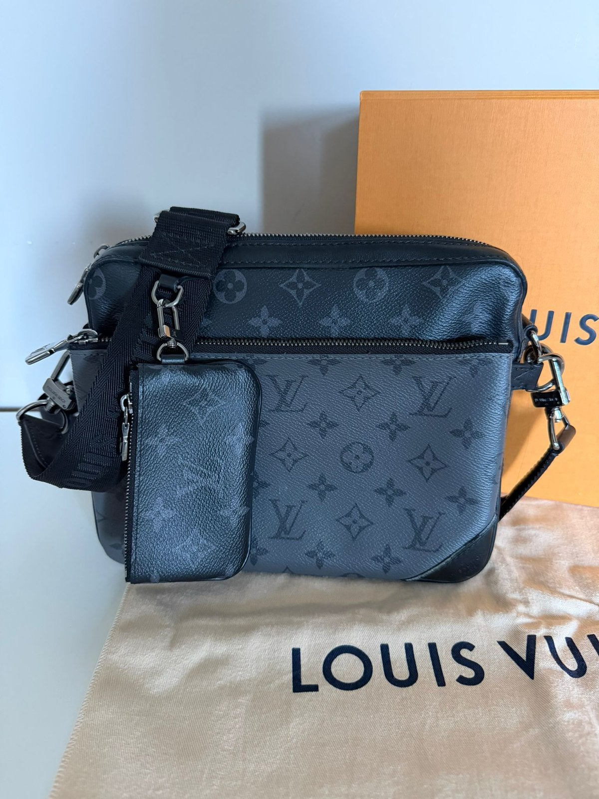 Louis Vuitton Trio Messenger Bag doos en bon aanwezig, Ophalen of Verzenden, Zo goed als nieuw, Zwart