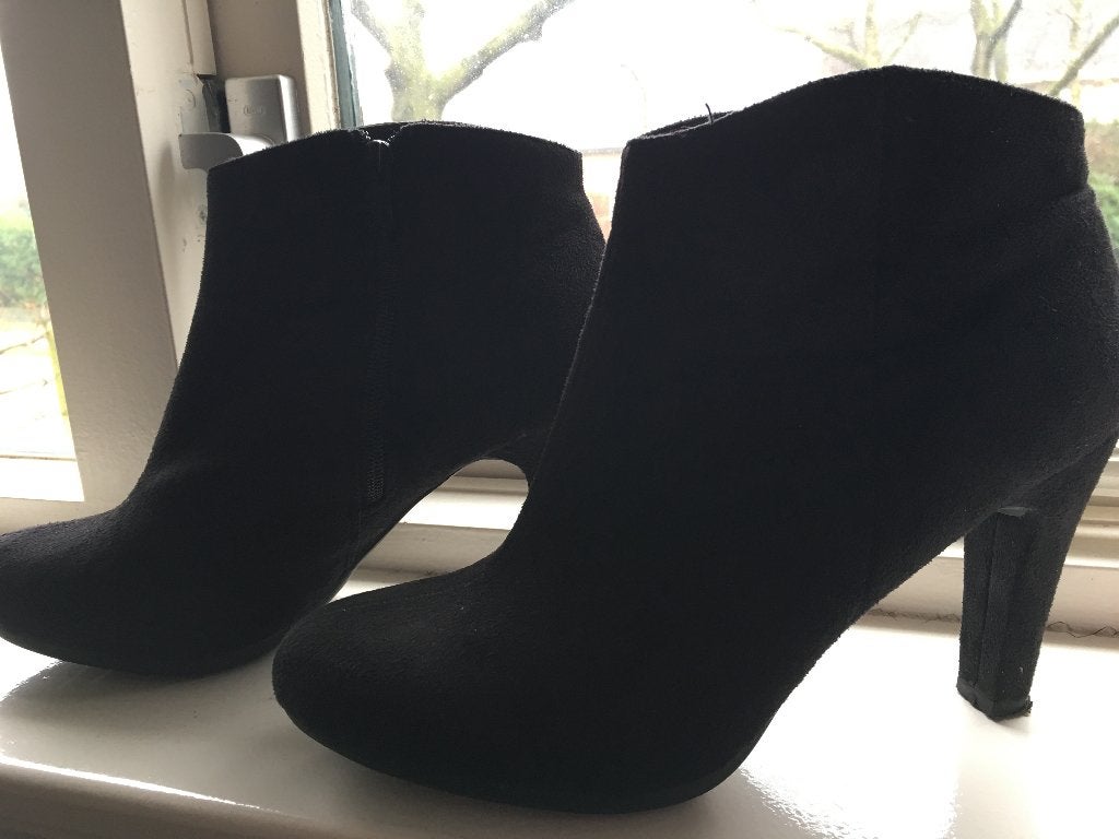 leuke zwarte enkel laarsjes, sluit met ritsje, Zwart, Lage of Enkellaarzen, Ophalen of Verzenden, Onbekend