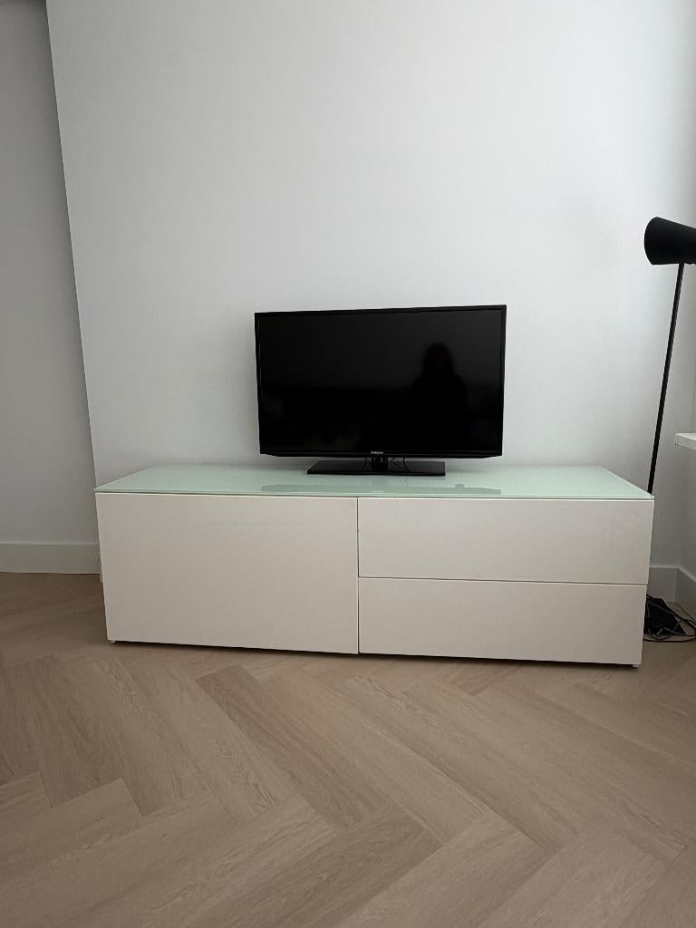 Hulshoff TV Dressior, Ophalen, Met deur(en), 150 tot 200 cm, Modern