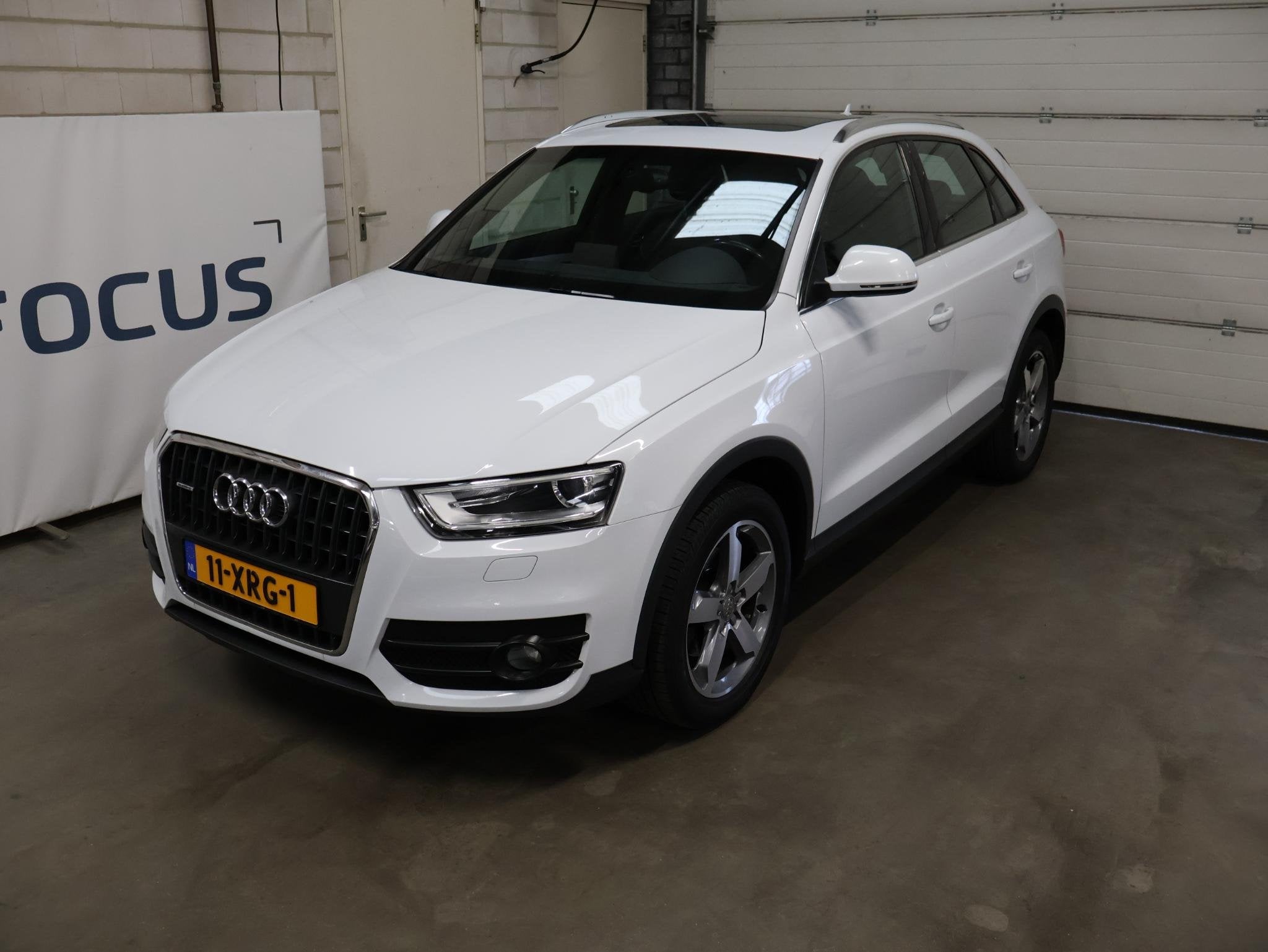 Audi Q3 2.0 TFSI quattro Pro Line Pano 3e eigenaar NAP Xenon, Auto's, Euro 5, Zwart, 4 cilinders, 1984 cc