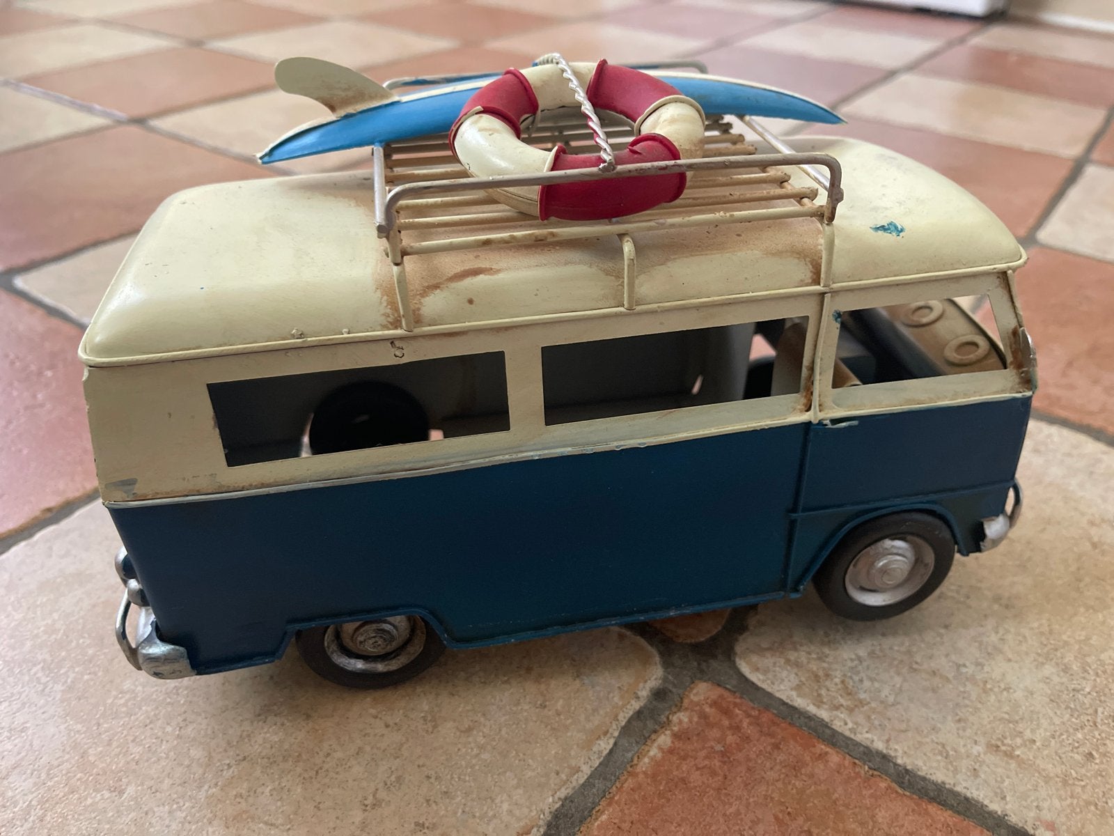 Camper surf decoratie van blik, blauw - 26cm lang, Ophalen of Verzenden, Gebruikt, Auto's