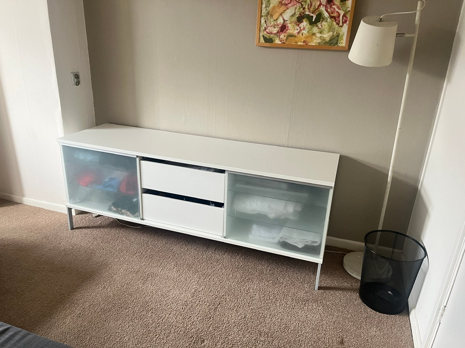 Praktisch en mooi TV meubel van Ikea. Mankeert niets aan., Ophalen, 150 tot 200 cm, Zo goed als nieuw, Minder dan 100 cm