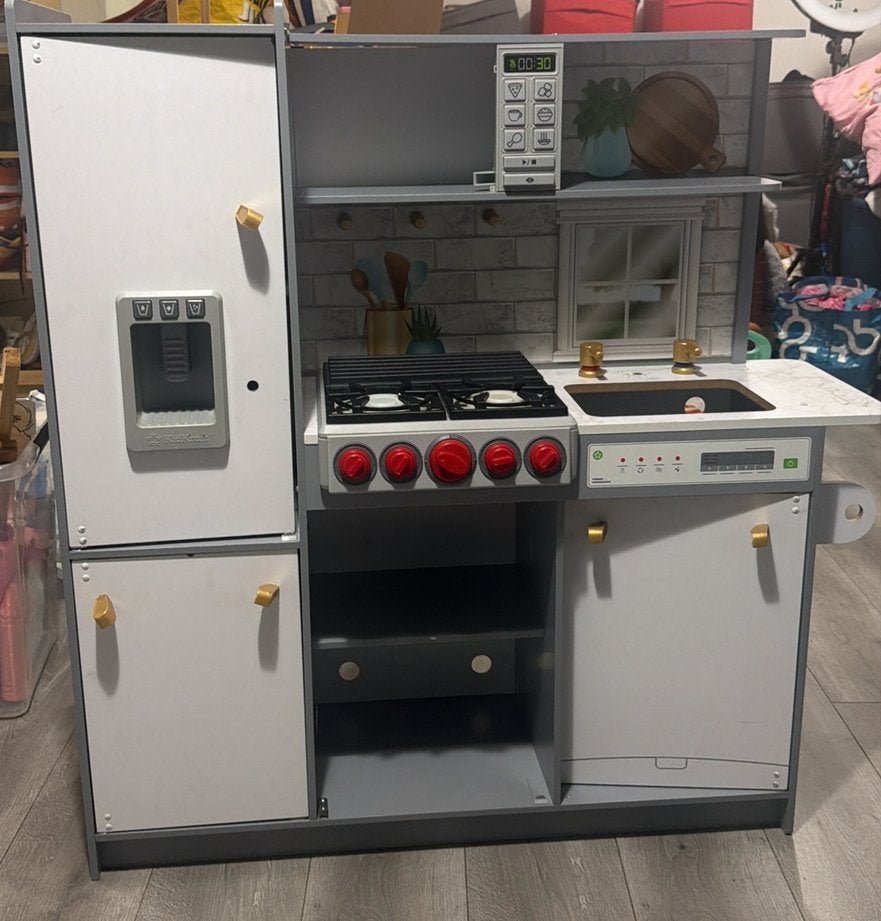 Gratis af te halen – grote houten speelkeuken, Ophalen, Zo goed als nieuw
