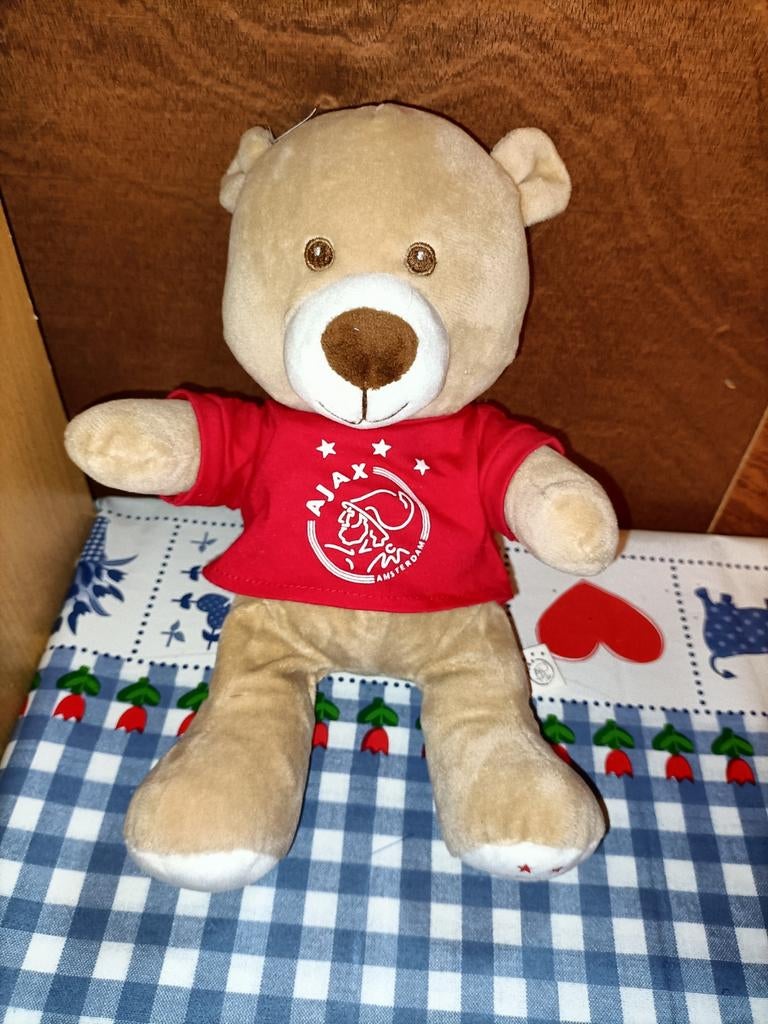 Ajax beer knuffel 28 cm groot, Kinderen en Baby's, Speelgoed | Knuffels en Pluche, Zo goed als nieuw, Beer, Ophalen of Verzenden