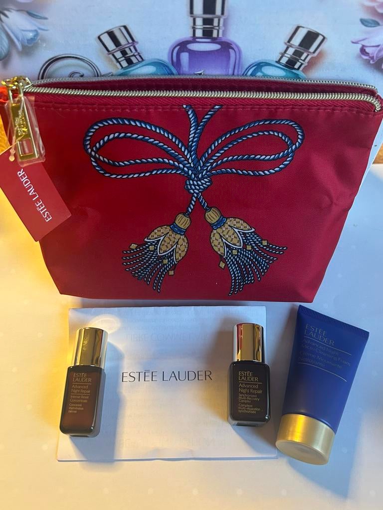 Estée Lauder skincare set compleet met etui, Ophalen of Verzenden, Nieuw, Gehele gezicht, Verzorging