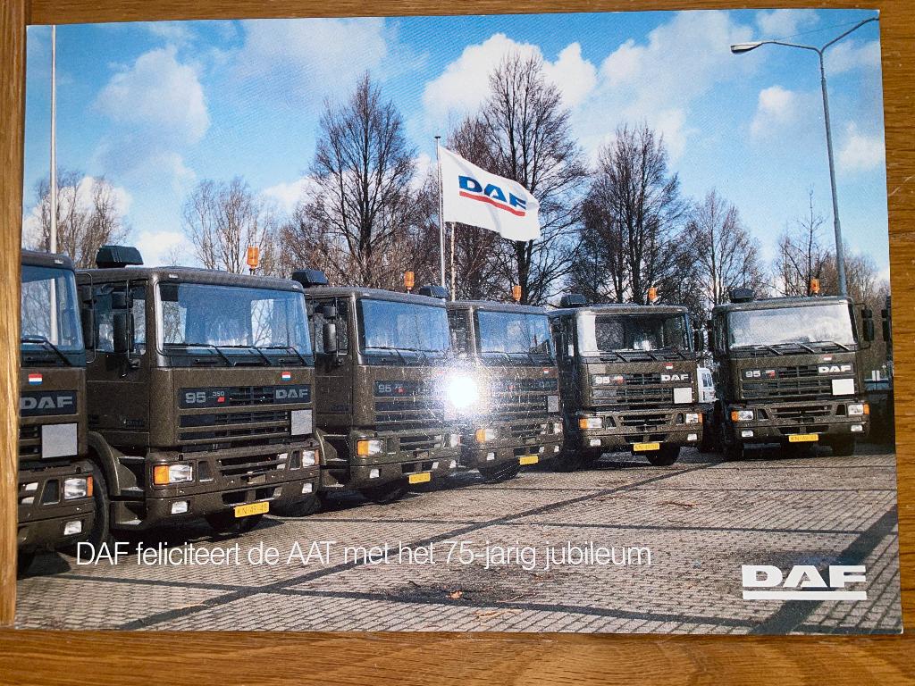 Militaire DAF 95 brochure folder AAT 75 jarig jubileum, Ophalen of Verzenden, Zo goed als nieuw, Overige merken