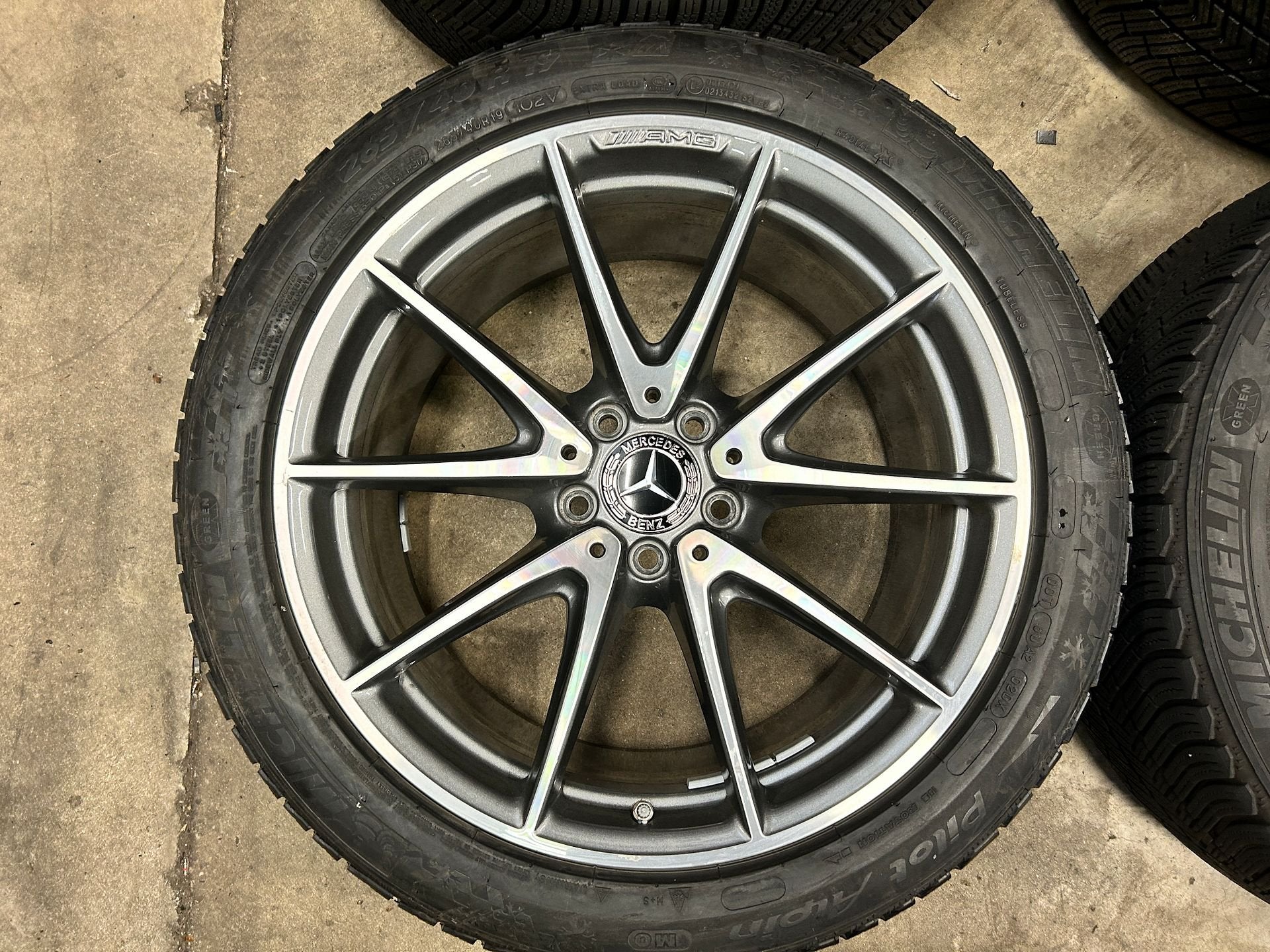 ✅ 19 inch originele E63 AMG velgen + winterbanden Mercedes, Auto-onderdelen, 19 inch, Gebruikt, -, 265 mm
